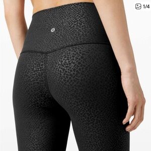 lululemon athletica excellent condition Align size 8, 28” inseam